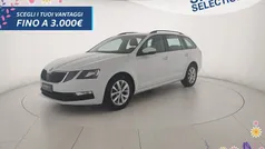 Bianco luna metallizzato Usata 2019 Skoda Octavia Executive Station wagon | 14.900 € (Buon prezzo)
