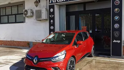 Rosso Usata 2017 Renault Clio IV Tre volumi | 6900 € (Buon prezzo)