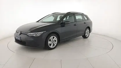 Begagnad VW Golf VIII Life 116 HK (85 kW) 2022 Grå Kombi