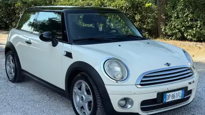 Usata Mini Cooper D Chili 109 CV (80 kW) 2008 Beige Utilitaria