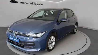 Usata VW Golf VIII Edition 150 CV (110 kW) 2024 Anemone blue metallizzato Berlina