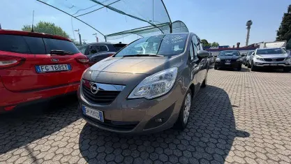 Usata Opel Meriva 101 CV (74 kW) 2011 Grigio Monovolume