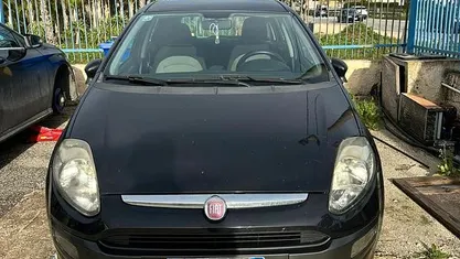 Usata Fiat Punto Lounge 95 CV (69 kW) 2012 Berlina