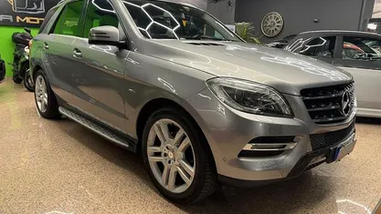 Usata Mercedes ML350 258 CV (189 kW) 2012 Grigio SUV
