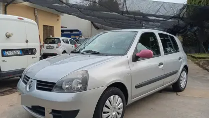 Usata Renault Clio II 75 CV (55 kW) 2008 Grigio Berlina