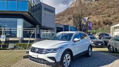 Usata VW Tiguan Elegance 150 CV (110 kW) 2022 Bianco SUV