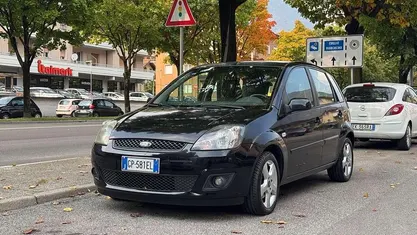 Usata Ford Fiesta Ghia 68 CV (50 kW) 2007 Utilitaria
