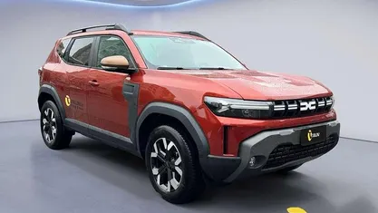 Arancione Usata 2025 Dacia Duster Extreme SUV | 25.450 € (Buon prezzo)