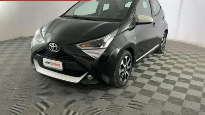Nero Usata 2020 Toyota Aygo Connect Style Due volumi | 11.399 € (Buon prezzo)