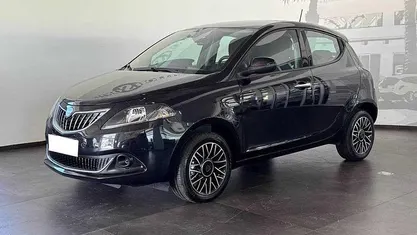 Usata 2024 Lancia Ypsilon S Due volumi | 14.500 € (Buon prezzo)