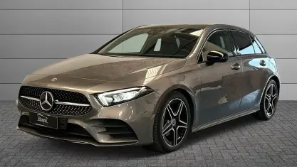 Usata Mercedes A180 Premium 116 CV (85 kW) 2021 Grigio medio metallizzato Berlina