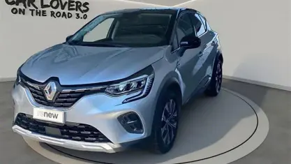 Usata Renault Captur Techno 145 CV (106 kW) 2023 Grigio chiaro SUV