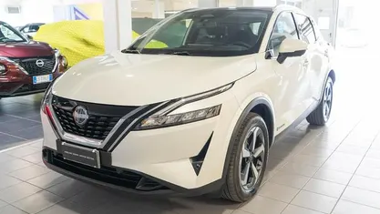 Usata Nissan Qashqai N-Connecta 158 CV (116 kW) 2023 White pearl SUV