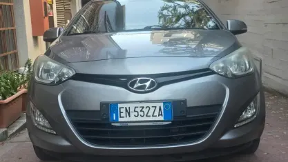 Usata Hyundai i20 Edition 75 CV (55 kW) 2012 Grigio Utilitaria