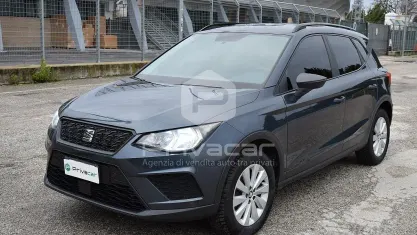 Usata Seat Arona Style 90 CV (66 kW) 2019 Grigio SUV