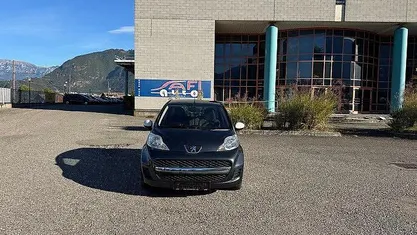 Usata Peugeot 107 Access 68 CV (50 kW) 2012 Grigio Utilitaria