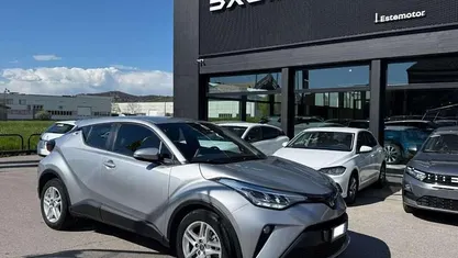 Usata Toyota C-HR Business Edition 98 CV (72 kW) 2024 Argento metallizzato SUV
