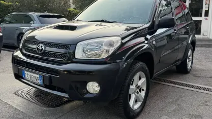 Usata Toyota RAV4 Sol 116 CV (85 kW) 2004 Nero SUV