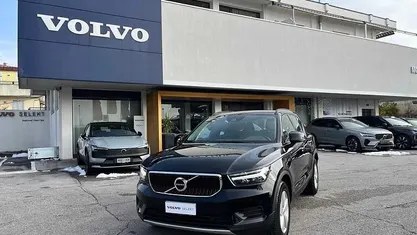 Nero Usata 2021 Volvo XC40 Momentum SUV | 23.500 € (Buon prezzo)