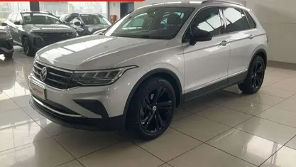 Usata VW Tiguan Life 150 CV (110 kW) 2021 Argento SUV