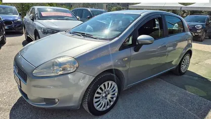 Usata Fiat Grande Punto Dynamic 69 CV (50 kW) 2007 Grigio Utilitaria