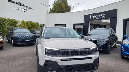 Begagnad Jeep Avenger Longitude 101 HK (74 kW) 2023 Beige SUV