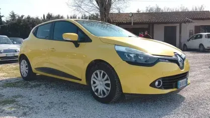 Usata Renault Clio IV 73 CV (53 kW) 2014 Giallo Berlina