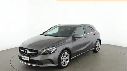 Usata Mercedes A180 122 CV (89 kW) 2017 Grigio Berlina
