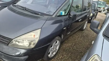 Usata Renault Espace Initiale 150 CV (110 kW) 2005 Grigio Monovolume