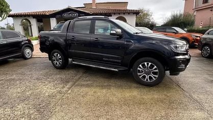 Käytetty Ford Ranger Wildtrack 170 HP (125 kW) 2022 Musta Nouto