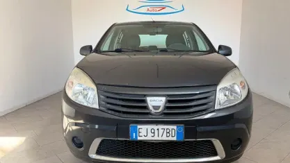 Usata Dacia Sandero 75 CV (55 kW) 2011 Grigio Berlina