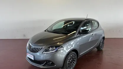 Usata Lancia Ypsilon S 69 CV (50 kW) 2024 Grigio pietra Utilitaria