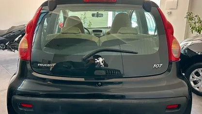 Usata Peugeot 107 68 CV (50 kW) 2007 Utilitaria