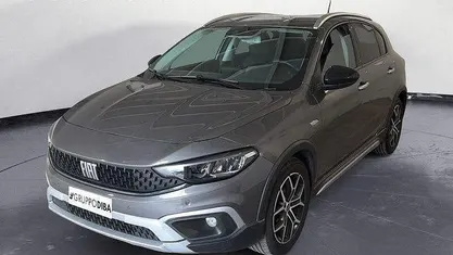 Usata Fiat Tipo Cross 131 CV (96 kW) 2021 Grigio Berlina