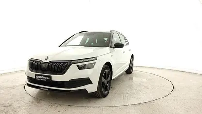 Usata Skoda Kamiq Monte Carlo 110 CV (80 kW) 2022 Bianca tetto nero SUV