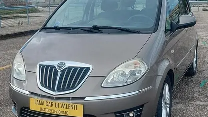 Usata Lancia Musa 78 CV (57 kW) 2010 Marrone Monovolume