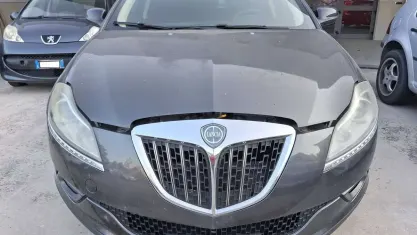 Usata Lancia Delta 165 CV (121 kW) 2009 Grigio Utilitaria
