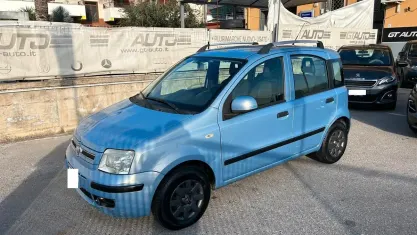 Usata Fiat Panda 75 CV (55 kW) 2011 Bluazzurro Utilitaria