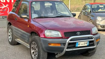 Usata Toyota RAV4 128 CV (94 kW) 1999 Rosso SUV