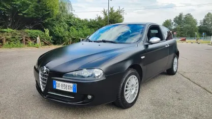 Usata Alfa Romeo 147 120 CV (88 kW) 2009 Nero Utilitaria