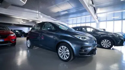 Begagnad Renault Zoe Zen 80 kW (109 HK) 2020 Grå Halvkombi