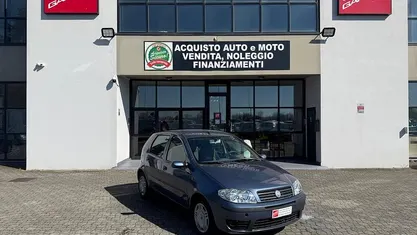 Usata Fiat Punto 69 CV (50 kW) 2005 Grigio Utilitaria