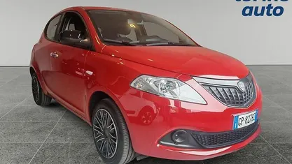 Usata 2023 Lancia Ypsilon Silver Due volumi | 12.890 € (Buon prezzo)