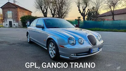 Usata Jaguar S-Type S 238 CV (175 kW) 2001 Grigio Berlina