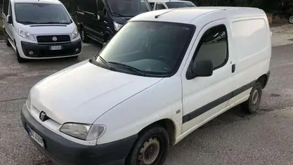 Bianco Usata 2002 Peugeot Partner Monovolume | 1200 €