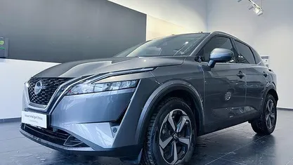 Käytetty Nissan Qashqai N-Connecta 140 HP (102 kW) 2023 Harmaa Katumaasturi