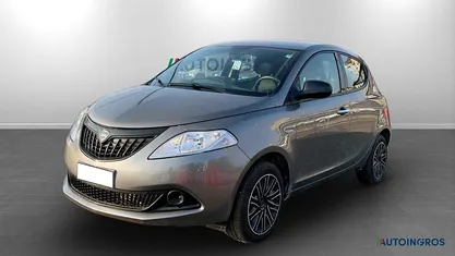 Usata Lancia Ypsilon Silver 69 CV (50 kW) 2023 Grigio Utilitaria