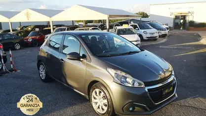 Usata Peugeot 208 Allure 75 CV (55 kW) 2015 Utilitaria