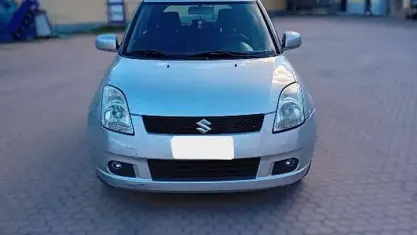 Usata Suzuki Swift GLX 92 CV (67 kW) 2005 Grigio Utilitaria