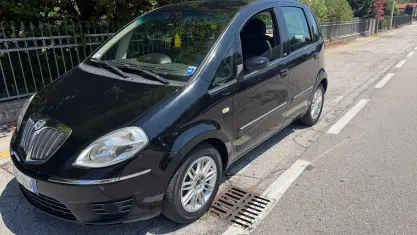 Usata Lancia Musa 95 CV (69 kW) 2009 Nero Monovolume
